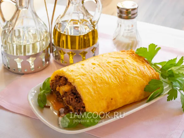 Фото готового блюда: Рулет из фарша с сыром в духовке