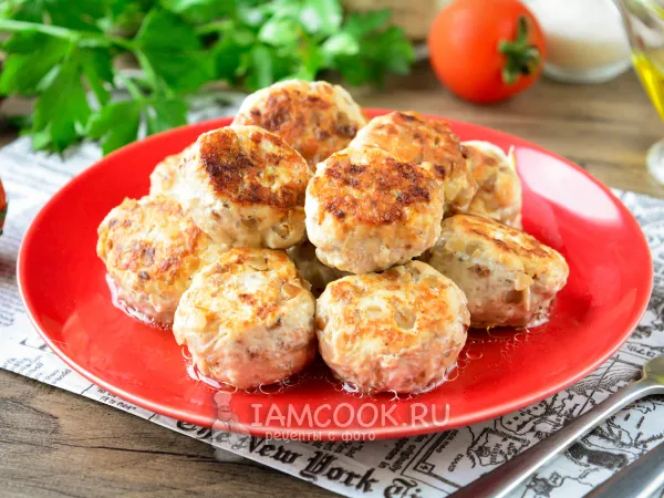Фото готового блюда: Куриные тефтели с гречкой