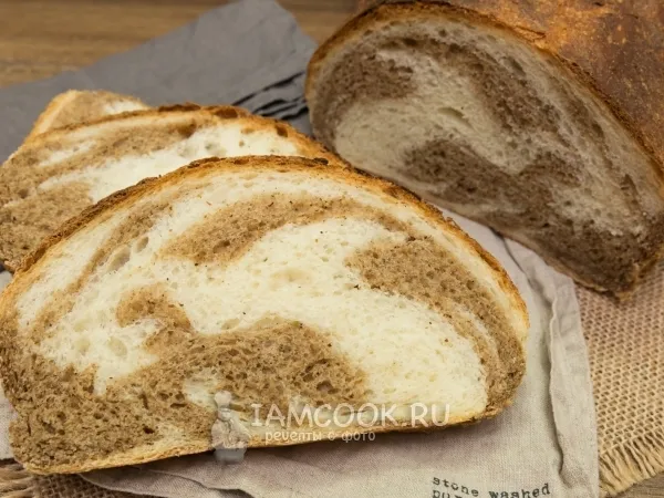 Фото готового блюда: Хлеб «Мраморный»