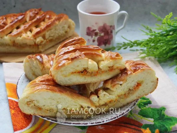 Фото блюда: Дрожжевой пирог с капустой на кефире