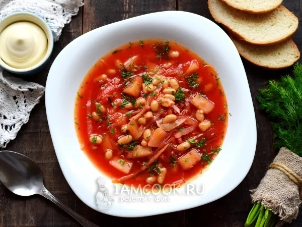 Фото готового блюда: Борщ с консервированной фасолью в томате