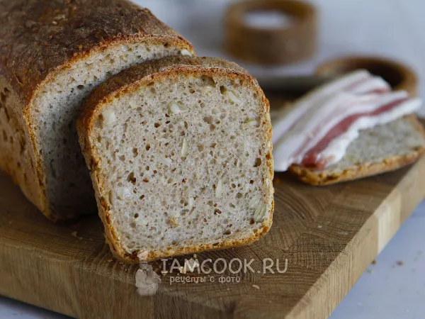 Фото готового блюда: Хлеб с тыквенными семечками на закваске