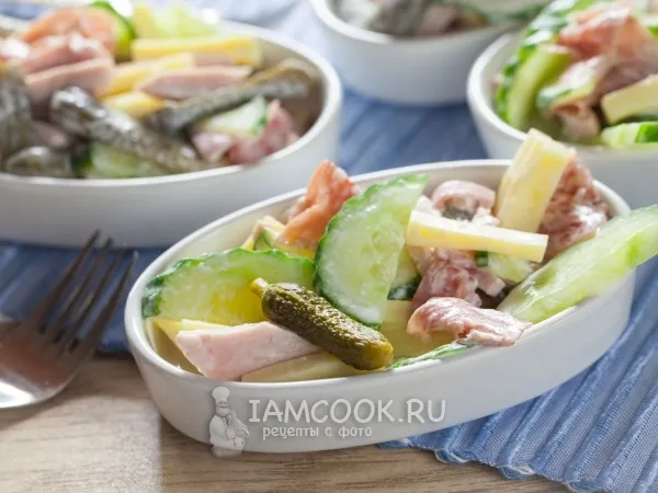 Фото блюда: Салат с колбасой, огурцом и сыром