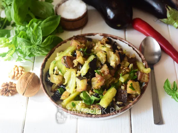 Фото блюда: Салат с баклажанами и черносливом