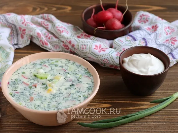 Фото готового блюда: Окрошка на кефире с минералкой и сосисками