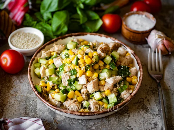 Фото блюда: Салат с индейкой и кукурузой
