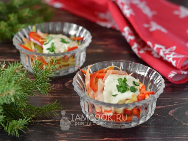 Фото блюда: Салат с копченой курицей и сладким перцем