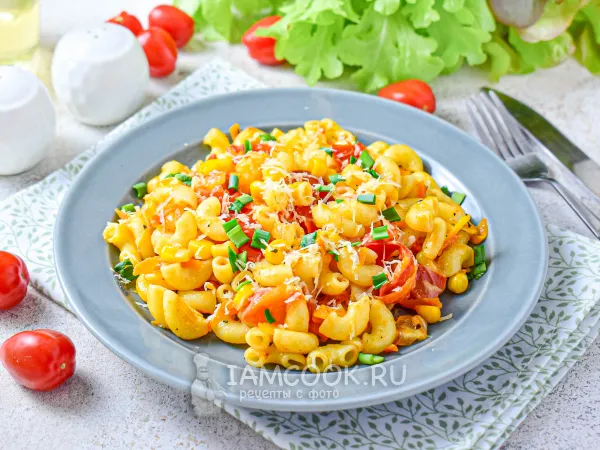 Фото блюда: Макароны с овощами и сыром на сковороде