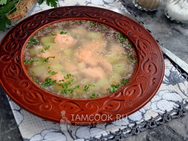 Фото готового блюда: Уха из красной рыбы (форели) в мультиварке