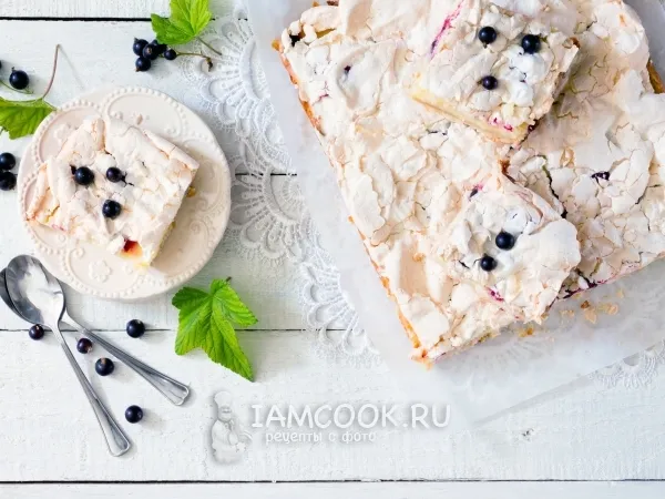 Фото готового блюда: Пирог с черной смородиной