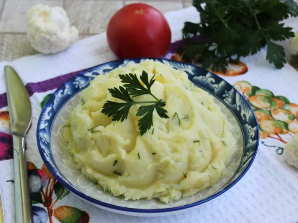 Фото готового блюда: Картофельное пюре с цветной капустой