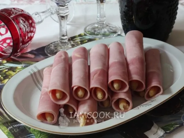 Фото блюда: Закуска из ветчины и спаржи