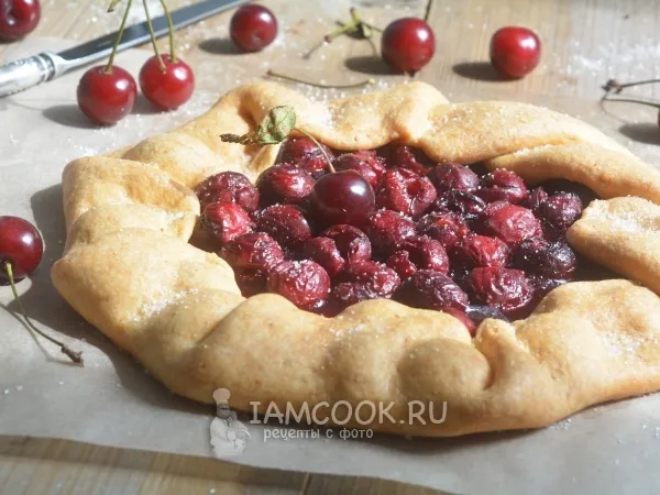 Фото готового блюда: Творожная галета с вишней