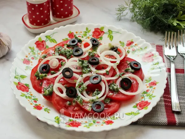 Фото блюда: Быстрая закуска из помидоров с луком и чесноком