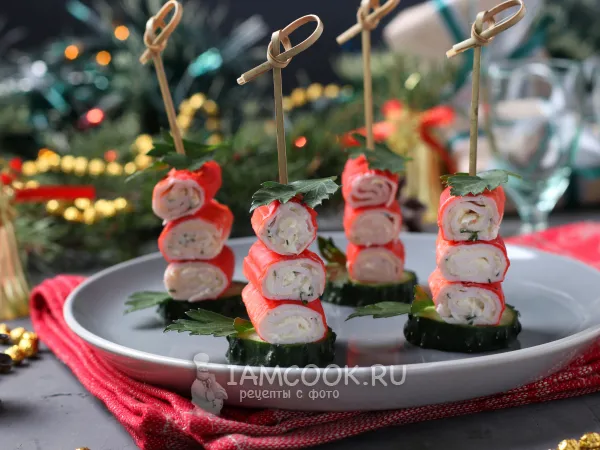 Фото готового блюда: Крабовые палочки, фаршированные сыром, яйцом и чесноком