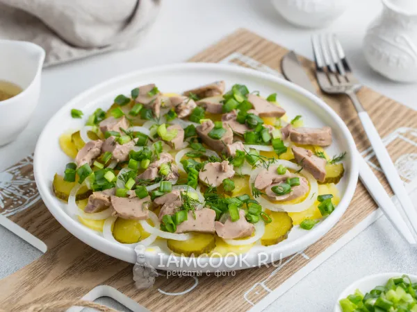 Фото блюда: Постный салат с печенью трески (лёгкий)