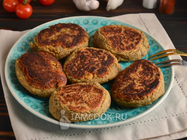 Фото готового блюда: Котлеты из нута с грибами